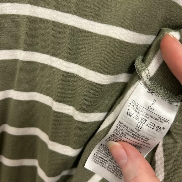 Old Navy Green and White Striped Tee - Picture 3 of 3